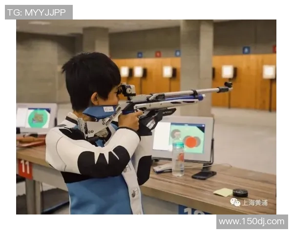 足球明星与孩子们的温馨时刻共享快乐与梦想的精彩视频