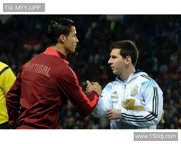 足球明星同框照片精彩合集展现足坛传奇瞬间与友谊时刻