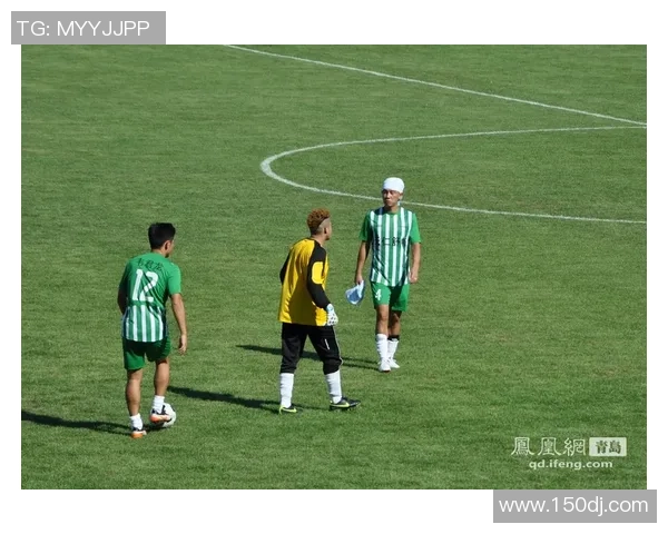 香港足球明星队精彩瞬间展现团结与拼搏精神的完美时刻 香港足球明星队精彩瞬间展现团结与拼搏精神的完美时刻